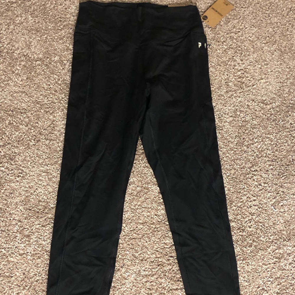 VS PINK Cropped Leggings with Dual Pockets